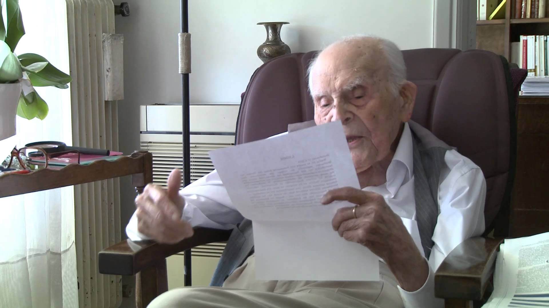 Εμμανουήλ Κριαράς: δημοτικιστής και μονοτονικός