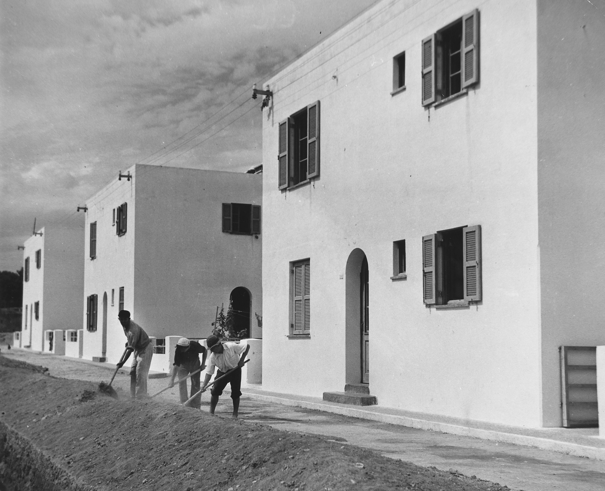 Τρεις επίμονες, διαχρονικές ανακρίβειες για την ελληνική οικονομία στη Μεταπολίτευση