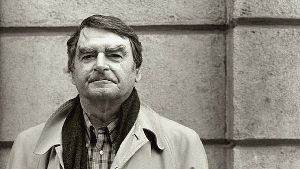 Ντέιβιντ Λοτζ (1935-2025): σαρκάζοντας τη ζωή στο Πανεπιστήμιο