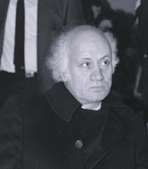 &Omicron; &Chi;&rho;ή&sigma;&tau;&omicron;&sigmaf; &Pi;&alpha;&pi;&omicron;&upsilon;&tau;&sigma;ά&kappa;&eta;&sigmaf;, &epsilon;&kappa;&delta;ό&tau;&eta;&sigmaf; &kappa;&alpha;&iota; &delta;&iota;&epsilon;&upsilon;&theta;&upsilon;&nu;&tau;ή&sigmaf; &tau;&omicron;&upsilon; &pi;&epsilon;&rho;&iota;&omicron;&delta;&iota;&kappa;&omicron;ύ &laquo;&Alpha;&nu;&tau;ί&raquo;.