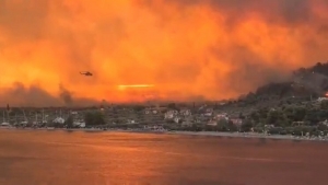 &Omicron;&iota; &kappa;&alpha;&tau;&alpha;&sigma;&tau;&rho;&omicron;&phi;&iota;&kappa;έ&sigmaf; &phi;&omega;&tau;&iota;έ&sigmaf; &sigma;&tau;&eta;&nu; &Epsilon;ύ&beta;&omicron;&iota;&alpha;, &sigma;&tau;&eta; &delta;&iota;ά&rho;&kappa;&epsilon;&iota;&alpha; &mu;&iota;&alpha;&sigmaf; &pi;&epsilon;&rho;&iota;ό&delta;&omicron;&upsilon; &xi;&eta;&rho;&alpha;&sigma;ί&alpha;&sigmaf; &kappa;&alpha;&iota; &pi;&alpha;&rho;&alpha;&tau;&epsilon;&tau;&alpha;&mu;έ&nu;&omicron;&upsilon; &kappa;&alpha;ύ&sigma;&omega;&nu;&alpha;, &epsilon;&pi;&alpha;&nu;&alpha;&phi;έ&rho;&omicron;&upsilon;&nu; &beta;ί&alpha;&iota;&alpha; &tau;&eta; &sigma;&upsilon;&zeta;ή&tau;&eta;&sigma;&eta; &gamma;&iota;&alpha; &tau;&eta;&nu; &kappa;&lambda;&iota;&mu;&alpha;&tau;&iota;&kappa;ή &alpha;&lambda;&lambda;&alpha;&gamma;ή &kappa;&alpha;&iota; &tau;&iota;&sigmaf; &epsilon;&pi;&iota;&pi;&tau;ώ&sigma;&epsilon;&iota;&sigmaf; &sigma;&tau;&omicron; &pi;&epsilon;&rho;&iota;&beta;ά&lambda;&lambda;&omicron;&nu;, &mu;&omicron;&iota;&rho;&alpha;ί&alpha; &kappa;&alpha;&iota; &sigma;&tau;&iota;&sigmaf; &zeta;&omega;έ&sigmaf; &mu;&alpha;&sigmaf;.