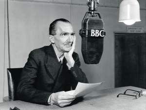 &Omicron; &Nu;ί&kappa;&omicron;&sigmaf; &Kappa;&alpha;&zeta;&alpha;&nu;&tau;&zeta;ά&kappa;&eta;&sigmaf; &sigma;&tau;&omicron; &sigma;&tau;&omicron;ύ&nu;&tau;&iota;&omicron; &tau;&omicron;&upsilon; BBC, &sigma;&tau;&eta; &delta;&iota;ά&rho;&kappa;&epsilon;&iota;&alpha; &rho;&alpha;&delta;&iota;&omicron;&phi;&omega;&nu;&iota;&kappa;ή&sigmaf; &sigma;&upsilon;&nu;έ&nu;&tau;&epsilon;&upsilon;&xi;&eta;&sigmaf;.  