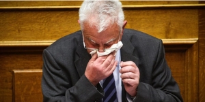 &Omicron; &upsilon;&pi;&eta;&rho;&epsilon;&sigma;&iota;&alpha;&kappa;ό&sigmaf; &pi;&rho;&omega;&theta;&upsilon;&pi;&omicron;&upsilon;&rho;&gamma;ό&sigmaf; &Pi;&alpha;&nu;&alpha;&gamma;&iota;ώ&tau;&eta;&sigmaf; &Pi;&iota;&kappa;&rho;&alpha;&mu;έ&nu;&omicron;&sigmaf; &beta;&omicron;&upsilon;&rho;&kappa;ώ&nu;&epsilon;&iota; &kappa;&alpha;&tau;ά &tau;&eta;&nu; &alpha;&gamma;ό&rho;&epsilon;&upsilon;&sigma;ή &tau;&omicron;&upsilon; &sigma;&tau;&eta; &Beta;&omicron;&upsilon;&lambda;ή, &gamma;&iota;&alpha; &nu;&alpha; &upsilon;&pi;&epsilon;&rho;&alpha;&sigma;&pi;&iota;&sigma;&tau;&epsilon;ί &tau;&eta;&nu; &epsilon;&theta;&omega;ό&tau;&eta;&tau;ά &tau;&omicron;&upsilon;. &Eta; &iota;&sigma;&tau;&omicron;&rho;&iota;&kappa;ή &alpha;&lambda;ή&theta;&epsilon;&iota;&alpha; &tau;&omicron;&nu; &pi;&alpha;&rho;έ&delta;&omega;&sigma;&epsilon; &kappa;&alpha;&theta;&alpha;&rho;ό, &eta; &delta;&iota;&kappa;&alpha;&nu;&iota;&kappa;ή &alpha;&lambda;ή&theta;&iota;&alpha; &tau;&omicron;&nu; &tau;&alpha;&lambda;&alpha;&iota;&pi;ώ&rho;&eta;&sigma;&epsilon; &kappa;&alpha;&iota; &sigma;&tau;&omicron; &tau;έ&lambda;&omicron;&sigmaf; &delta;&epsilon;&nu; &tau;&omicron;&nu; &delta;&iota;&kappa;&alpha;ί&omega;&sigma;&epsilon;.